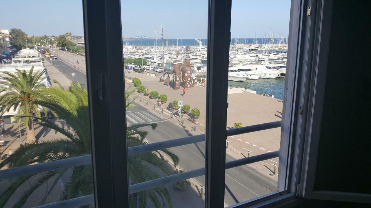 Apartament Marina Port كامبريلس المظهر الخارجي الصورة