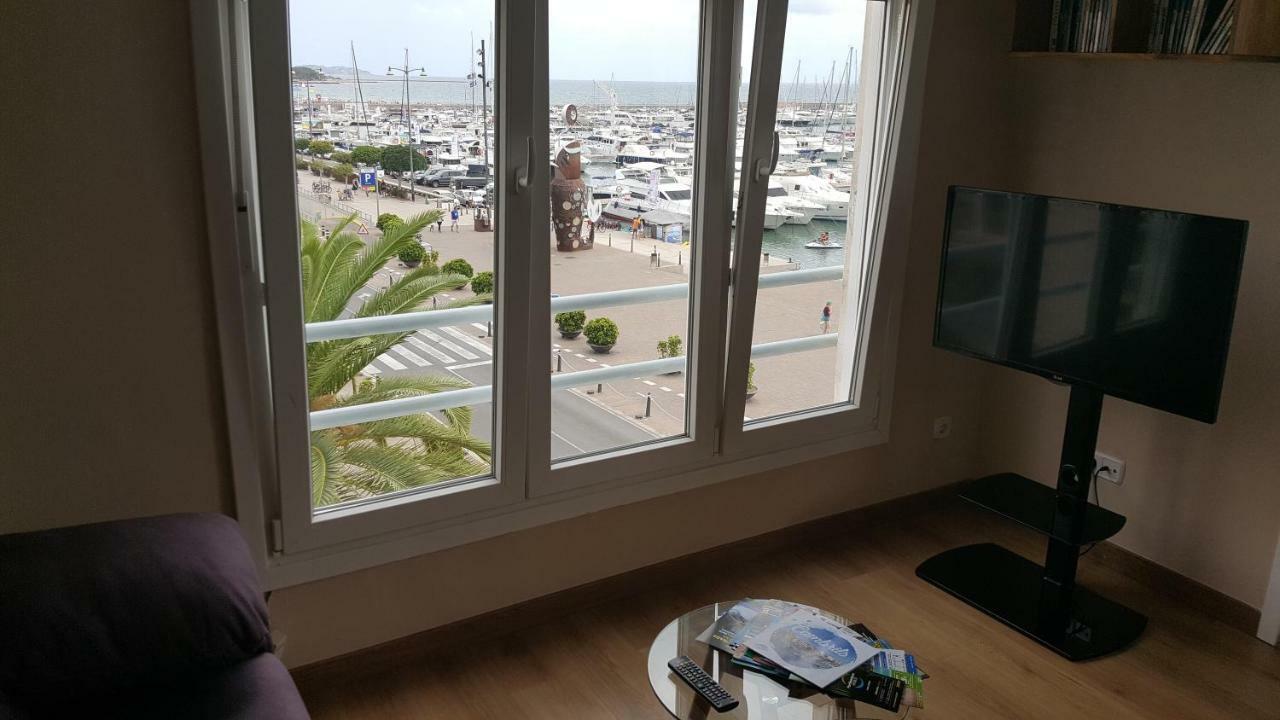 Apartament Marina Port كامبريلس المظهر الخارجي الصورة